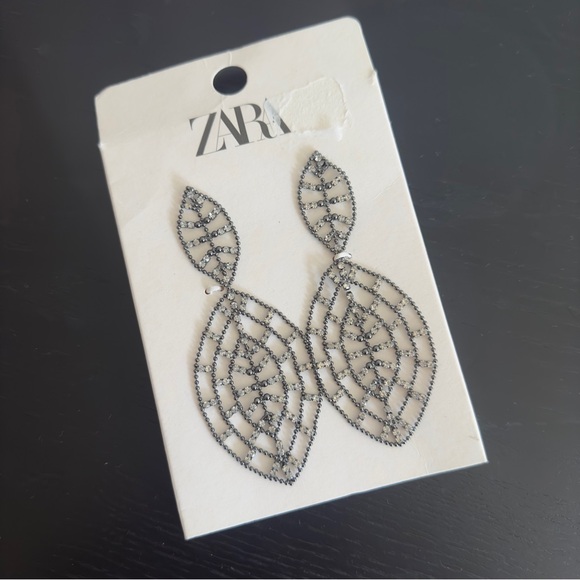 Zara Jewelry - Zara Black Geometric Drop Earrings